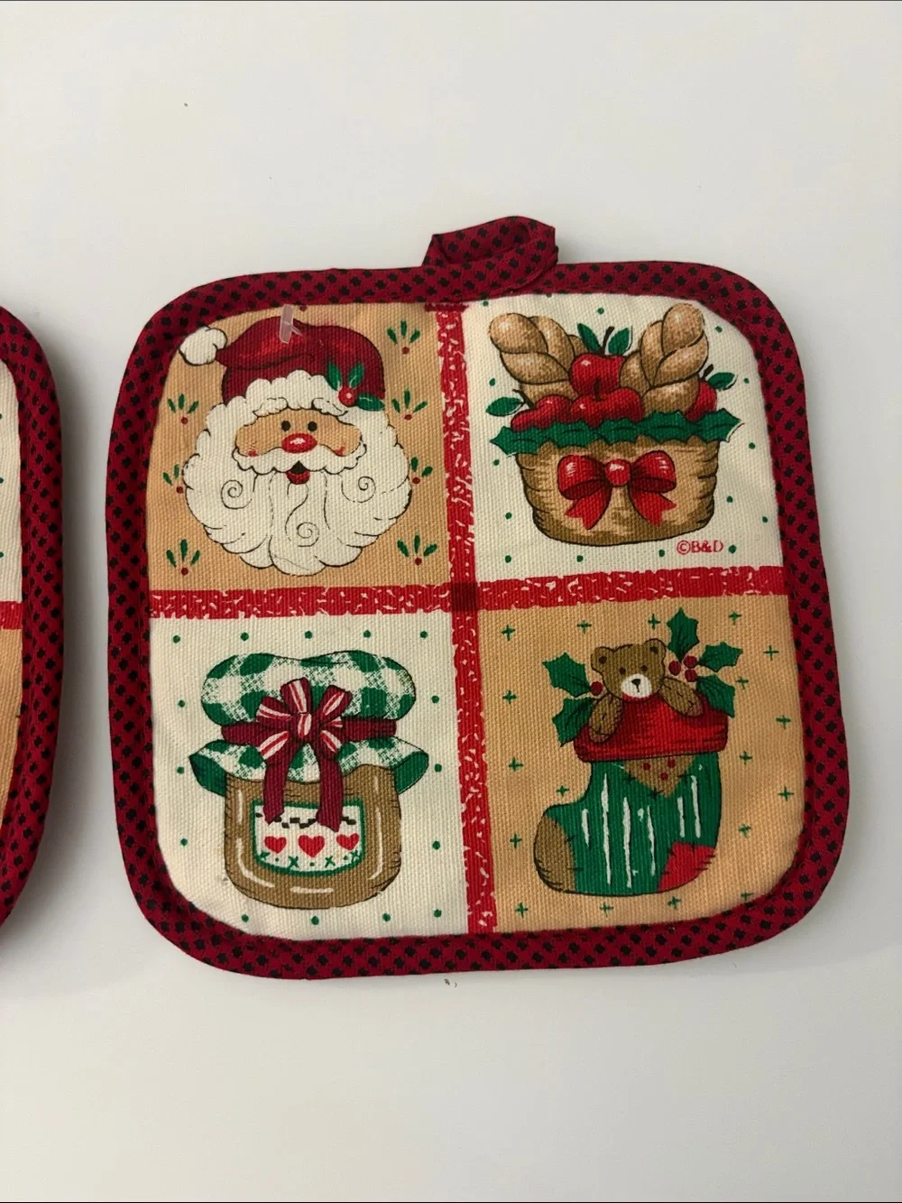 Vtg B&D Christmas Santa & Stocking Quilted Kitchen Pot Holders Set of 2